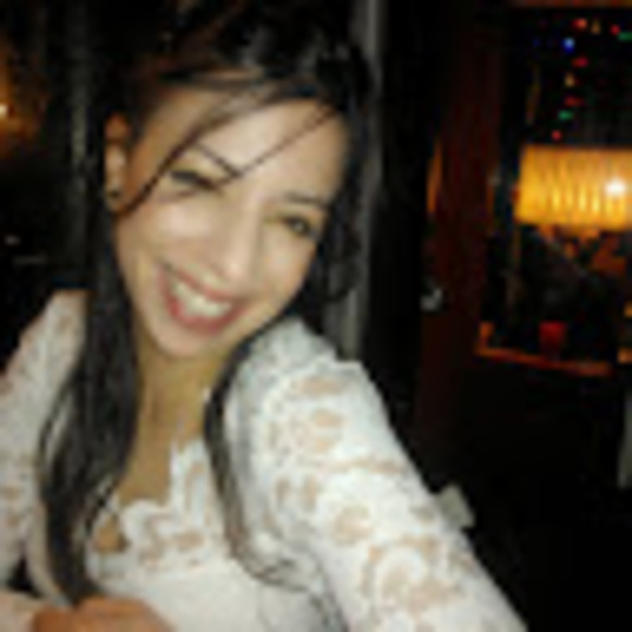 Meet your Posher, Fiorella - Picture 1 of 1